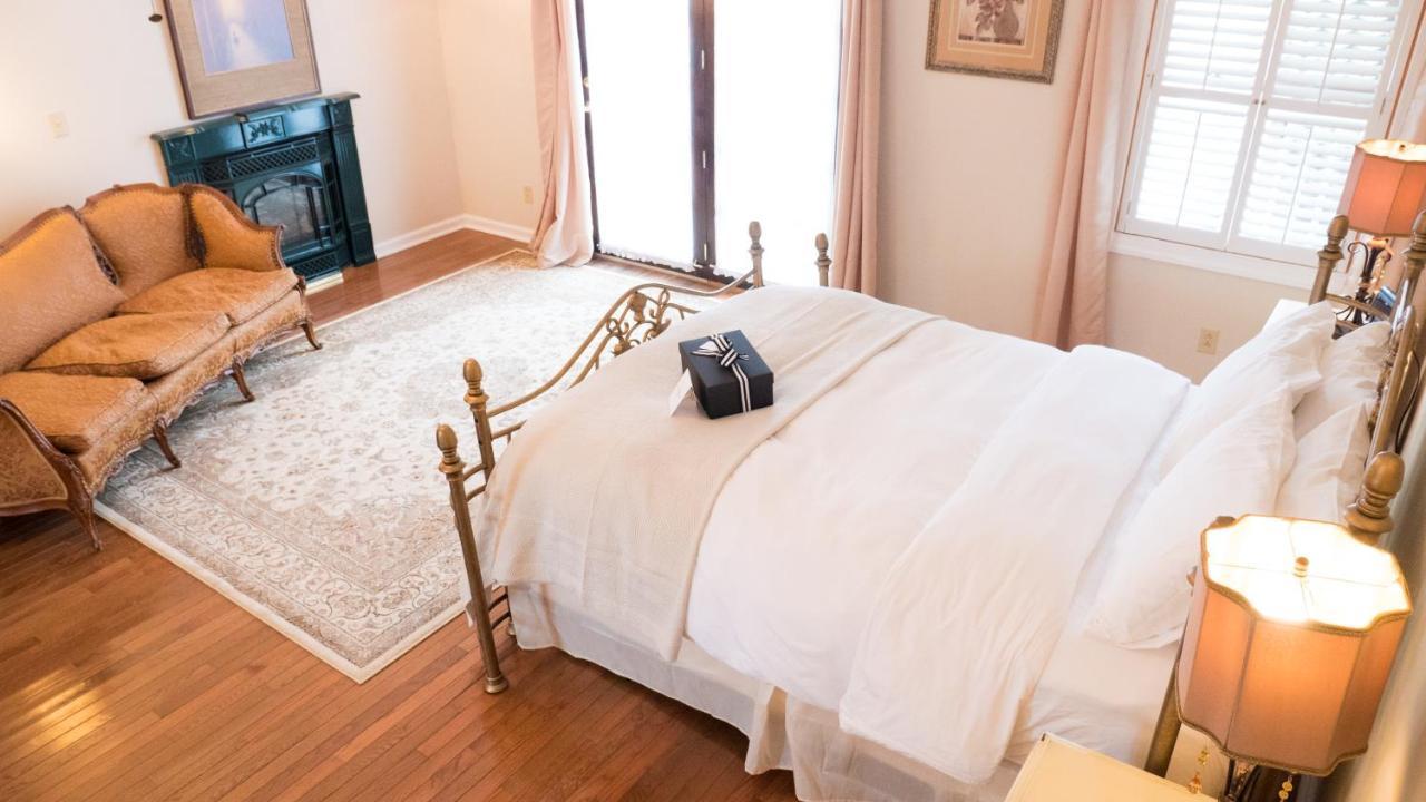 The Manor At Airmont Bed & Breakfast Purcellville Exterior photo